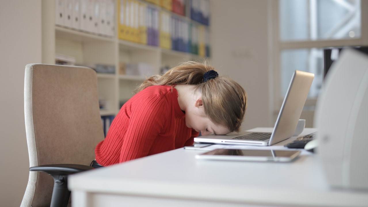 A poszt-COVID szindróma  egyik tünete a fáradtság